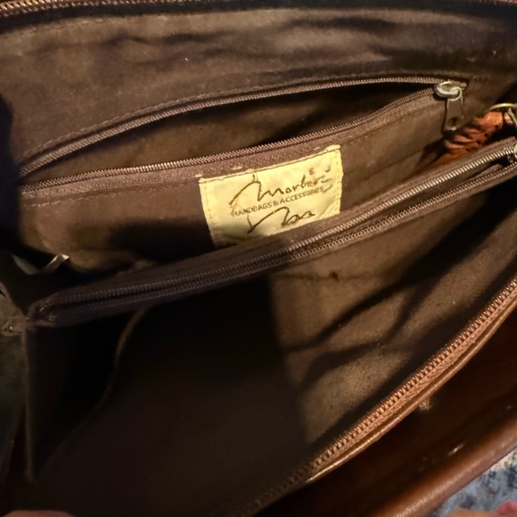 Elegant Brown Leather Handbag - Picture 5 of 5